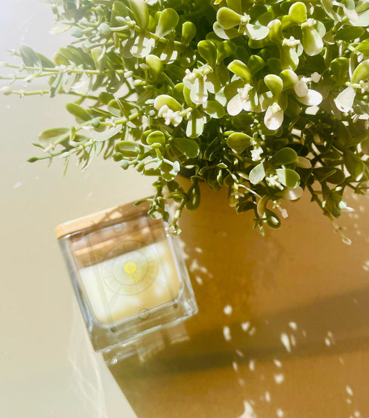 "Il Tarocco del Sole: Luce, Energia e Positività"